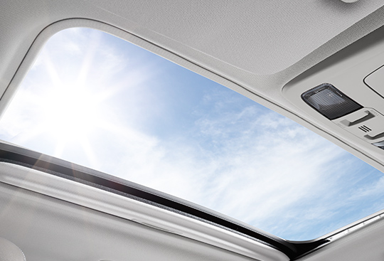 <sg-lang1>Large Sunroof</sg-lang1><sg-lang2></sg-lang2><sg-lang3></sg-lang3>