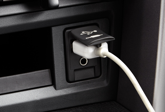 <sg-lang1>USB and Auxiliary Audio Input Jack</sg-lang1><sg-lang2></sg-lang2><sg-lang3></sg-lang3>