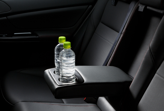 <sg-lang1>Rear Seat Armrest with Cup Holders</sg-lang1><sg-lang2></sg-lang2><sg-lang3></sg-lang3>